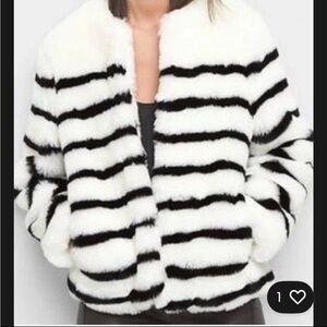 Gap Black & White Stripe Faux Fur Coat SZ XS COMFORT & WARMTH never Worn Pockets